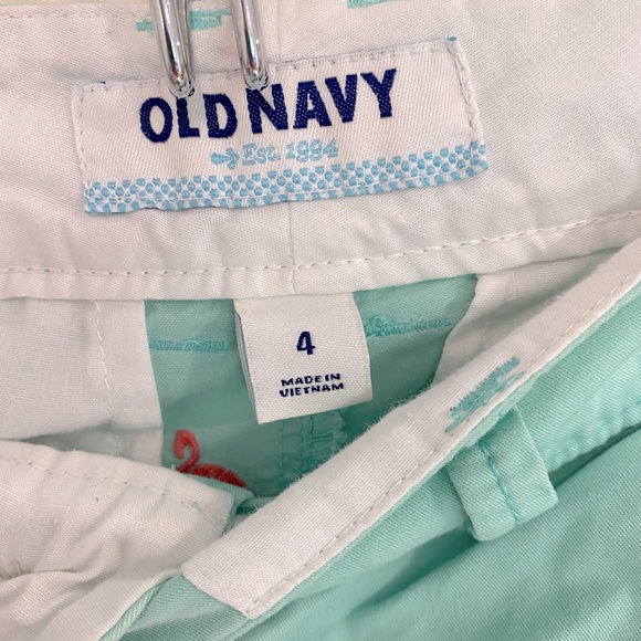 Old Navy Mint Green Flamingo Embroidered Shorts Women’s Size 4 - Picture 3 of 4